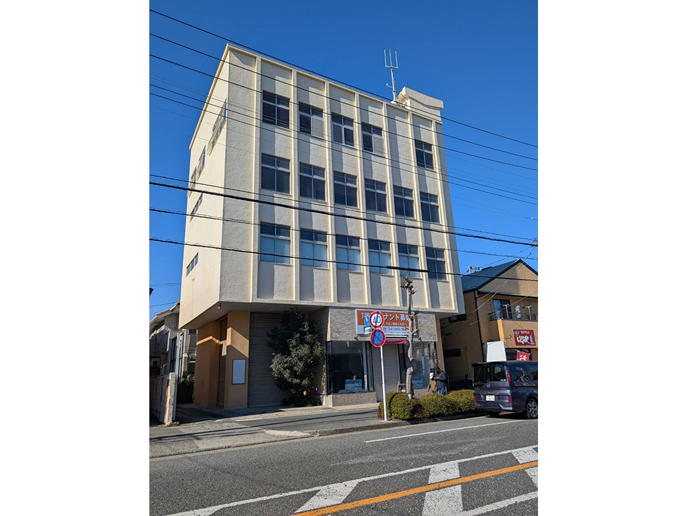 平塚市黒部丘の店舗付き売ビル